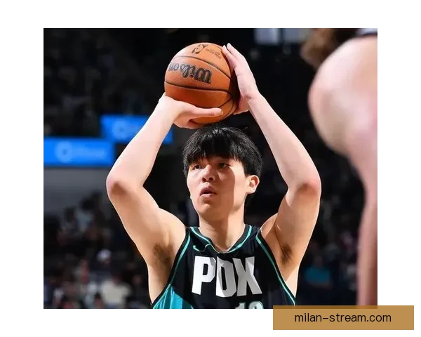 斯普利特称杨瀚森已无需每场带翻译 但仍有许多提升空间